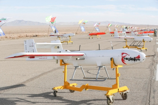 Iran Pamer Drone Buatannya dalam Latihan Tempur Berskala Besar