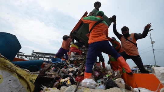 Pandemi Jadi Tantangan Baru Kurangi Sampah Plastik di Lautan
