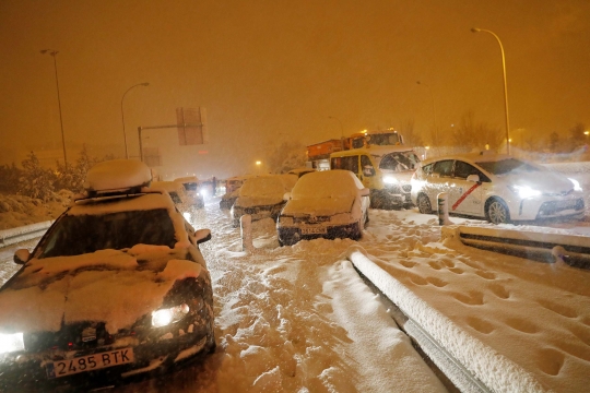 Badai Salju Lumpuhkan Madrid