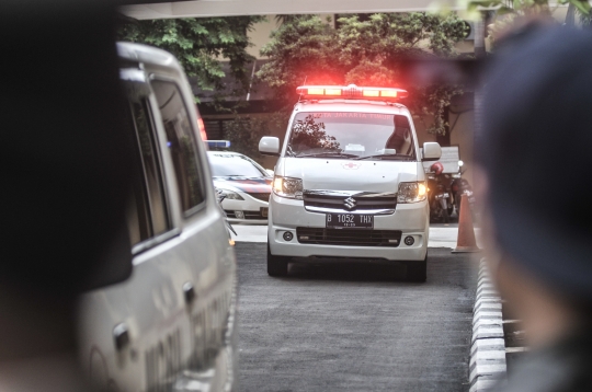 3 Kantong Jenazah Temuan Tragedi Sriwijaya SJ-182 Tiba di RS Polri