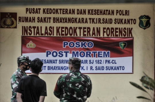 3 Kantong Jenazah Temuan Tragedi Sriwijaya SJ-182 Tiba di RS Polri