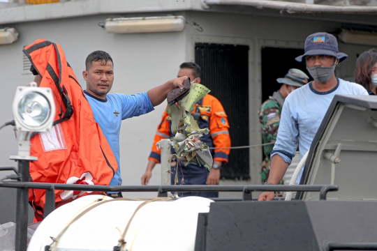 Suasana Operasi Pencarian Sriwijaya Air SJ-182 di Hari Keempat