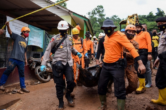 Kondisi Bencana Longsor di Sumedang yang Tewaskan 13 Orang