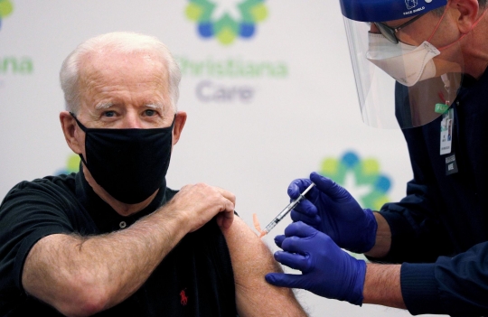 Joe Biden Terima Suntikan Dosis Kedua Vaksin Covid-19