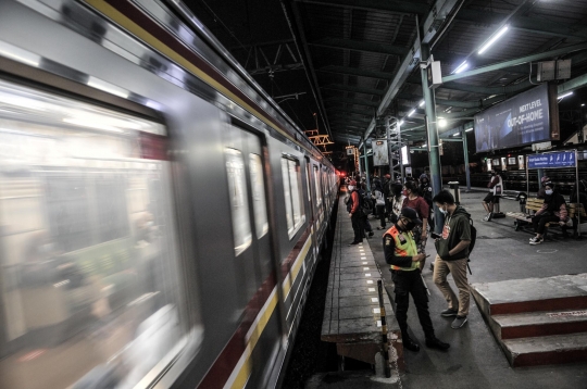 KRL Operasi 18 Jam Sehari Selama PSBB Ketat Jakarta