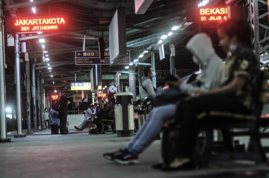 KRL Operasi 18 Jam Sehari Selama PSBB Ketat Jakarta