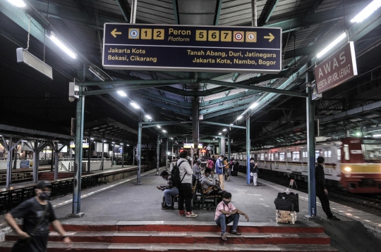 KRL Operasi 18 Jam Sehari Selama PSBB Ketat Jakarta