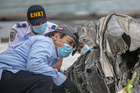 KNKT Kembali Periksa Turbin Pesawat Sriwijaya Air di Hari Ke-5 Pencarian