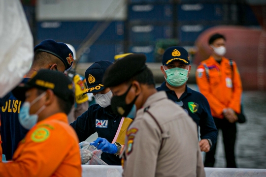 Hari ke-7 Pencarian Sriwijaya Air, Tim SAR Kumpulkan 13 Kantong Bagian Tubuh