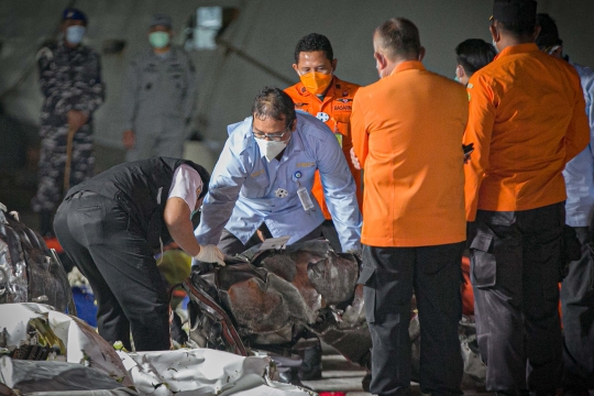 Serpihan Sriwijaya Air SJ-182 dan Pakaian Korban Kembali Ditemukan