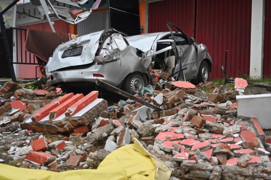 Kerusakan-Kerusakan Parah Akibat Gempa di Sulawesi Barat