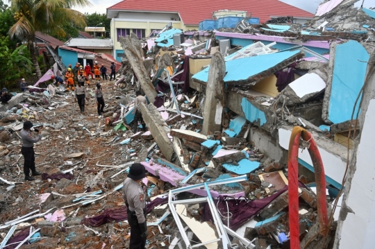 Kerusakan-Kerusakan Parah Akibat Gempa di Sulawesi Barat