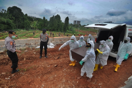 Korban Covid-19 Terus Bertambah di TPU Jombang