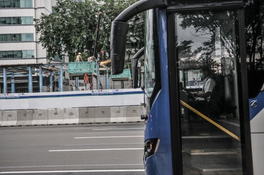 Pembongkaran Halte Transjakarta BI untuk Proyek MRT Fase 2