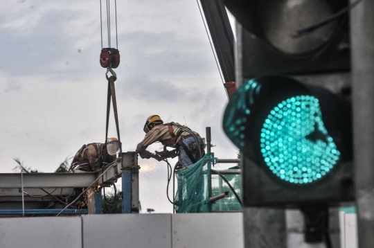 Pembongkaran Halte Transjakarta BI untuk Proyek MRT Fase 2