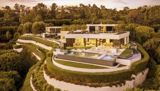 Mewahnya Rumah Musim Panas David dan Victoria Beckham di Los Angeles