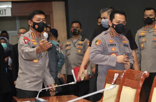 Kapolri Dampingi Komjen Pol Listyo Sigit Prabowo ke DPR RI