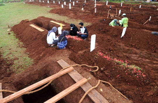 TPU Bambu Apus Jadi Pemakaman Korban Covid-19