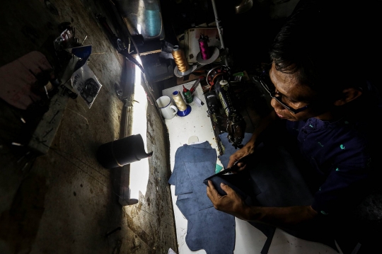 Industri Sepatu Rumahan Bertahan di Tengah Pandemi