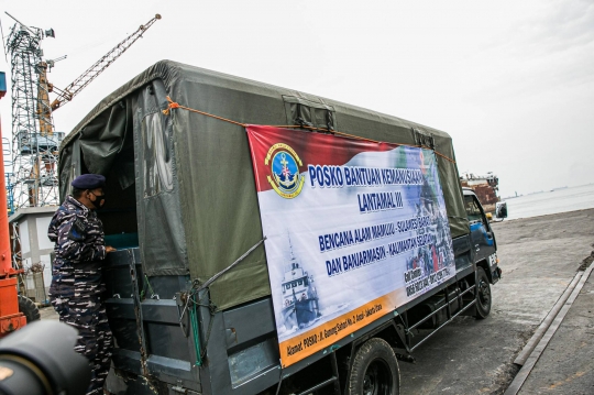 Bantuan 500 Ton untuk Kalsel dan Sulbar Diangkut KRI Banda Aceh