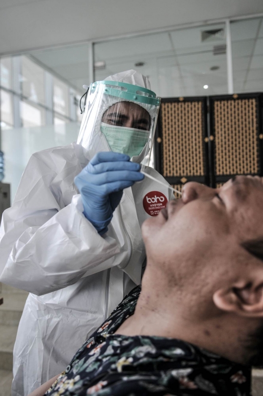 Kasus Positif Covid-19 di Indonesia Nyaris Tembus 1 Juta