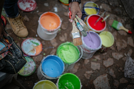 Pembuatan Mural di Kolong Jembatan Pegangsaan