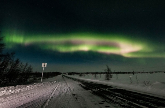 Keindahan Fenomena Angin Matahari di Langit Finlandia