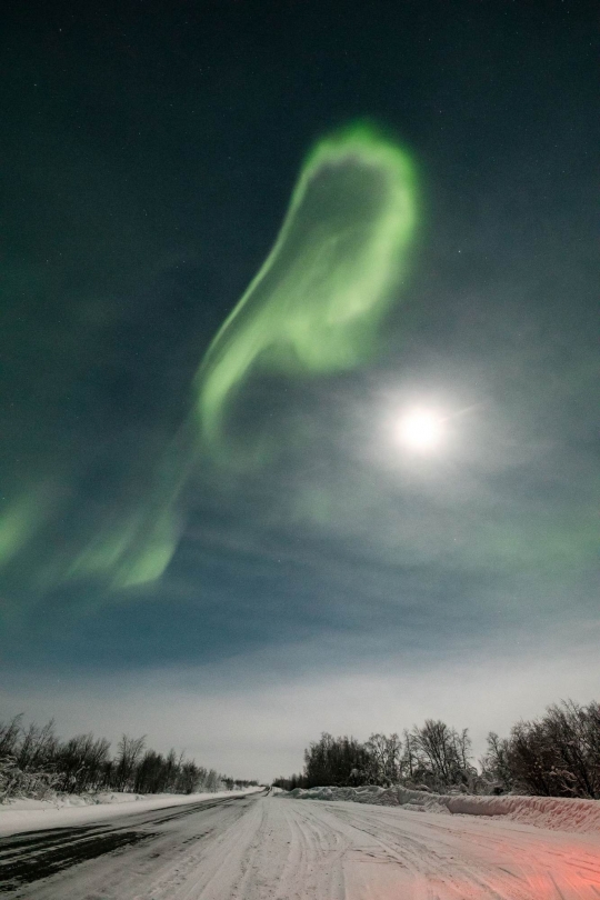 Keindahan Fenomena Angin Matahari di Langit Finlandia