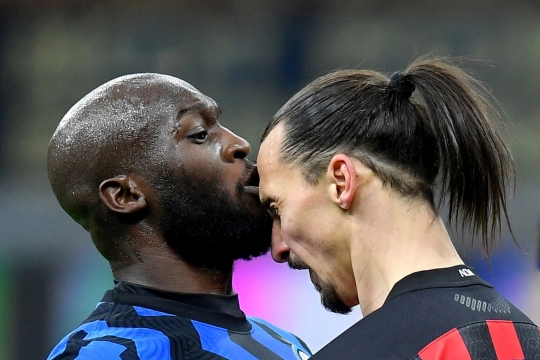 Momen Duel Ibrahimovic vs Lukaku Panaskan Derbi Milan