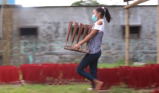 Intip Pembuatan Hio untuk Imlek