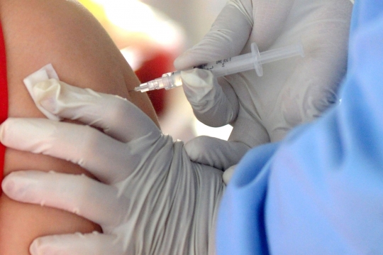 Vaksinasi Covid-19 Mulai Dilakukan Secara Massal