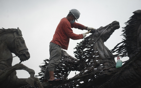 Perindah Jakarta, Patung Kuda di Medan Merdeka Barat Dimandikan