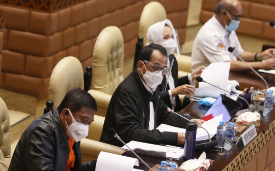 Menhub dan Komisi V DPR Bahas Jatuhnya Sriwijaya Air SJ-182