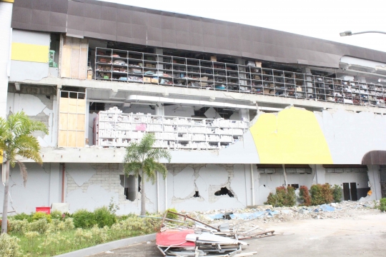 Kondisi Mall dan Matos Mamuju Rusak Diguncang Gempa 6,2 SR