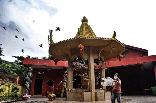 Persiapan Klenteng Ancol Sambut Tahun Baru Imlek