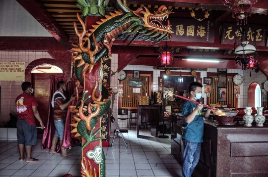 Persiapan Klenteng Ancol Sambut Tahun Baru Imlek