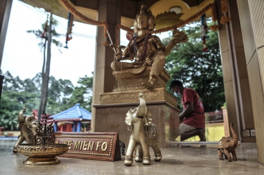 Persiapan Klenteng Ancol Sambut Tahun Baru Imlek