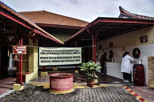 Persiapan Klenteng Ancol Sambut Tahun Baru Imlek