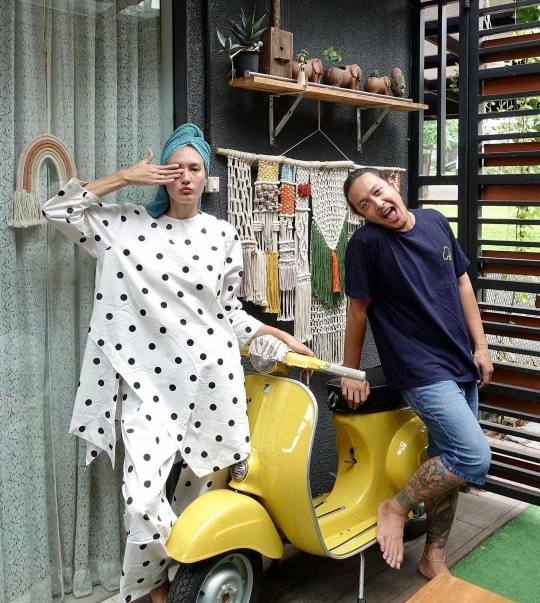 7 Potret Rumah Nadine & Dimas Anggara yang Jarang Tersorot, Tamannya Super Kece