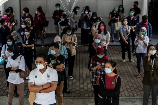 Suasana Vaksin Massal di Istora