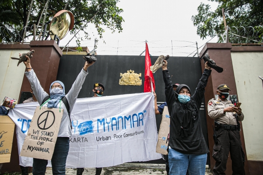 Aksi Damai Kecam Kudeta Militer di Kedubes Myanmar