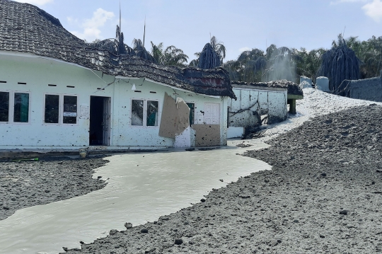 Penampakan Semburan Gas Berbahaya di Pekanbaru