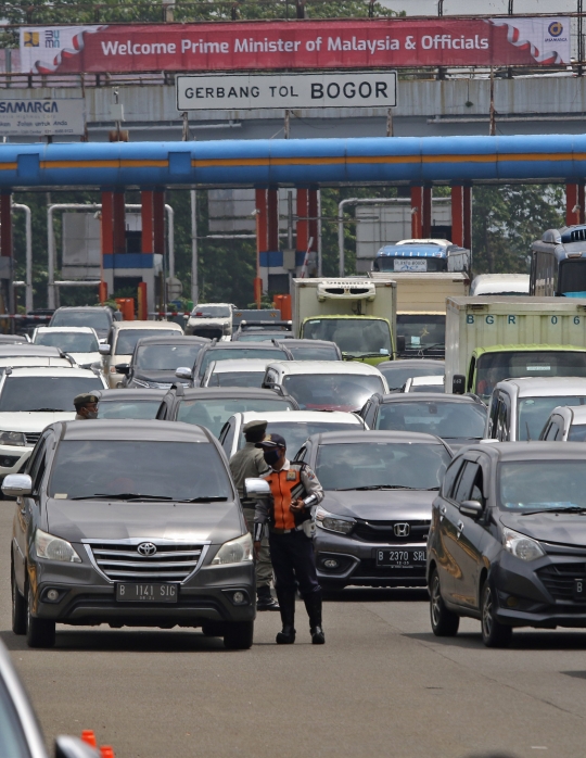 Ada Ganjil Genap, Kendaraan Terpaksa Putar Balik di Gerbang Tol Bogor