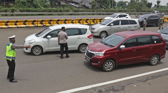 Ada Ganjil Genap, Kendaraan Terpaksa Putar Balik di Gerbang Tol Bogor