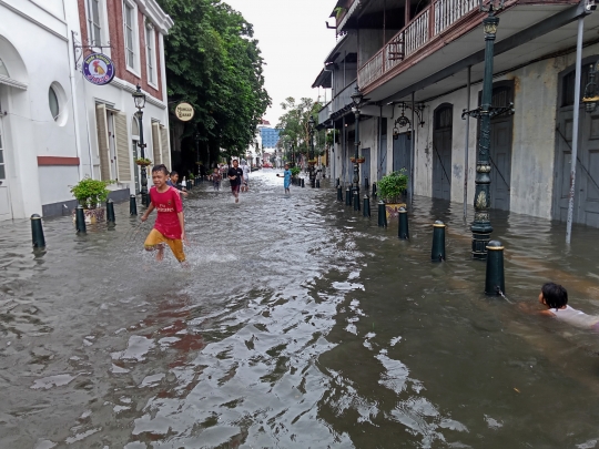 Kondisi Kota Lama Semarang Terendam Banjir