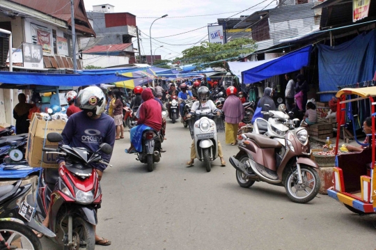 Aktivitas Pasar di Mamuju Menggeliat Pasca Gempa