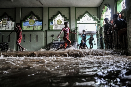 Banjir 2,5 Meter Rendam Permukiman Kebon Pala