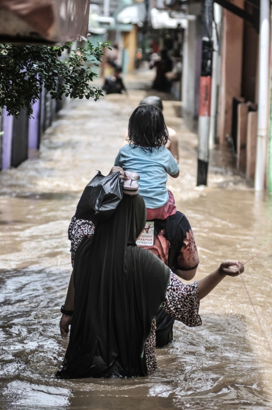 Banjir 2,5 Meter Rendam Permukiman Kebon Pala