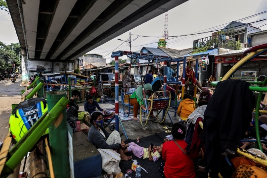 Banjir 2 Meter Rendam Kelurahan Rawa Jati