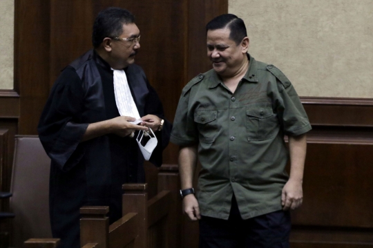 Suasana Sidang Napoleon Bonaparte Menyimak Keterangan Terdakwa